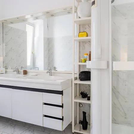 Magnolia - High Standing Floor Apartment