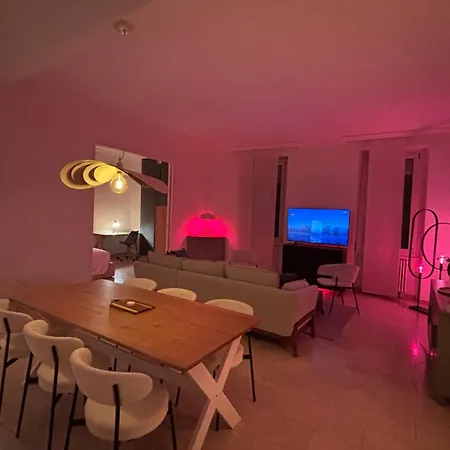 Magnolia - High Standing Floor Daire *
