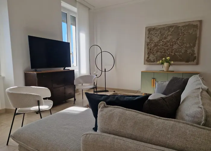 Magnolia - High Standing Floor Apartament Locarno