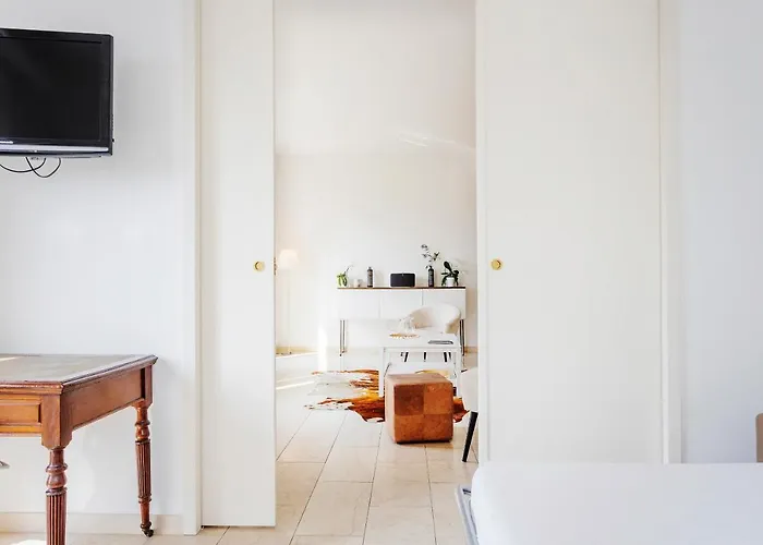 Magnolia - High Standing Floor Апартаменты *