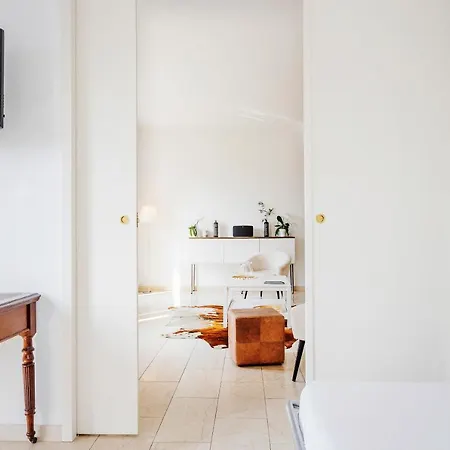 Magnolia - High Standing Floor Apartment *